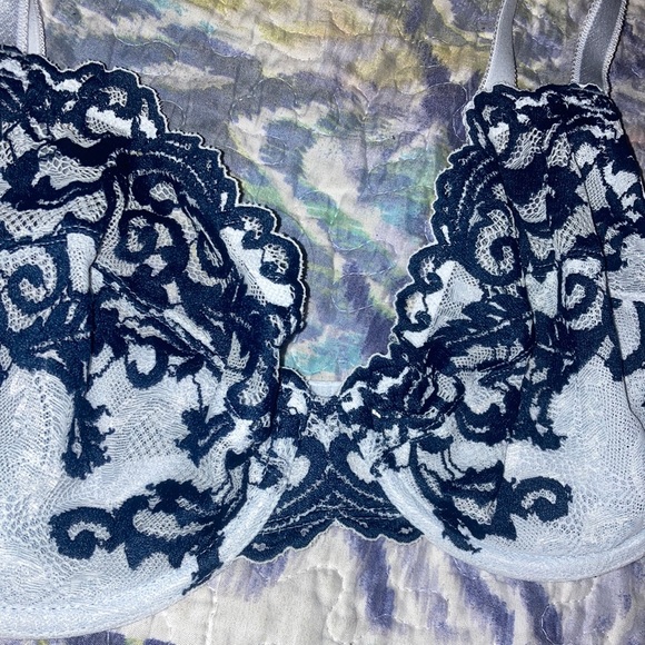 Light & Dark Blue Wacoal Lace Unlined Bra - Size 34DDD - BNWOT - Picture 4 of 10